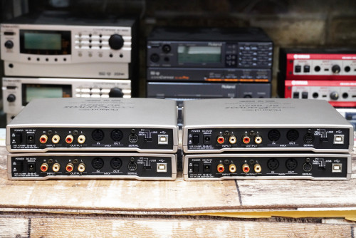 Roland SC-8820 (JAPAN) ตัวนี้เสียงดีมาก เป็นยุคใหม่ของซาวด์คาราโอะเกะ ต่อคอมทางUSBได้เลย มีซาวด์sc88 1