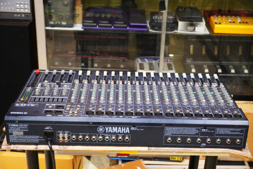 YAMAHA MX 20/6 มีรอย ใช้งานปรกติ 20ช่อง 16ไมค์ 2สเตอ 4กรุ๊ป 2AUX เอฟเฟคไมค์16แบบในตัว อีคิวแยก7แบนด์ 1