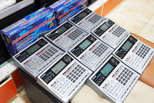 BOSS DR-880 สวย ๆ ตัวละ15500-16000 พร้อมอะแด๊ปเตอร์ คู่มือไทย ลงจังหวะไทยแล้ว 7