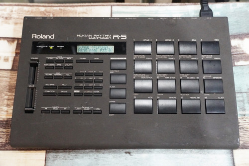บอกซ์กลอง Roland R-5 ลงจังหวะไทย78จังหวะ พร้อมออกงาน ใช้งานปรกติทุกปุ่ม พร้อมอะแด๊ปเตอร์