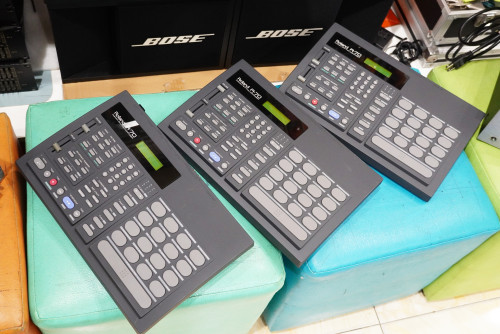 3ตัวสวยๆ Roland R-70 (JAPAN) ลงจังหวะไทย100จังหวะ มีลูกส่งคั่นกลาง พร้อมอะแด๊ปเตอร์ คู่มือไทย