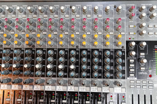 สวยๆจากญี่ปุ่น Mackie 1642-VLZ3 16ch ไฟ220V 6