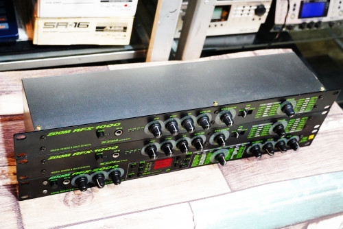 เอฟเฟคไมค์ ZOOM RFX-1000 (JAPAN) งานญี่ปุ่น คุณภาพเสียงดีเยี่ยม พร้อมอะแด๊ปเตอร์ 3