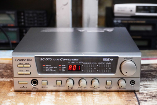 Roland SC-D70 ซาวด์แคนวาสรุ่นพิเศษ ได้ทั้งMIDIและAUDIO ซาวด์SC-8820ในตัว WAVและMP3ระดับ24บิต ฟังเพลง