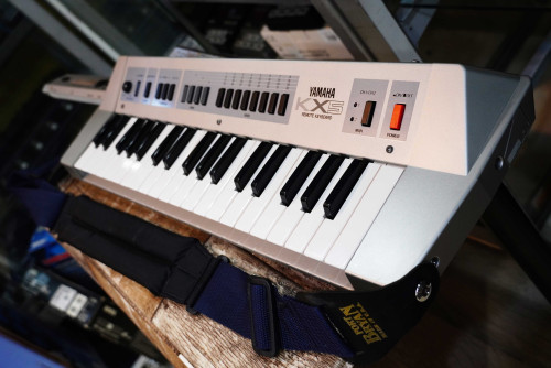 สวยๆ YAMAHA KX5 (MADE IN JAPAN) 37คีย์ คอนโทลเลอร์ ตัวในตำนาน งานญี่ปุ่น ใช้งานปรกติ พร้อมสายมิดี้3m