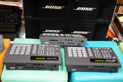 3ตัวสวยๆ Roland R-70 (JAPAN) ลงจังหวะไทย100จังหวะ มีลูกส่งคั่นกลาง พร้อมอะแด๊ปเตอร์ คู่มือไทย 1