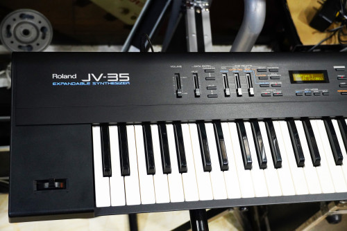 เหมือนใหม่ไร้รอย Roland JV-35 (JAPAN) จากญี่ปุ่น เจ้าของเก่าเก็บดีมาก หลายคนตามหารุ่นนี้อยู่ ซาวด์แล 1