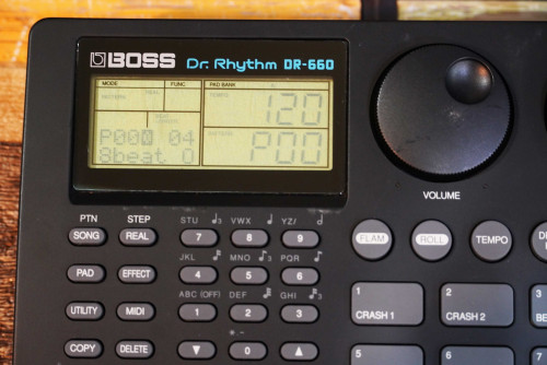 BOSS DR-660 (JAPAN) ลงจังหวะไทย124จังหวะ มีลูกส่งลูกรัว มีทุกจังหวะที่ต้องใช้บนเวที พร้อมอะแด๊ปเตอร์ 1