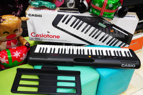 กล่องครบ Casio CT-S195 400เสียง จังหวะหัดเล่นและลำโพงในตัว ต่อแอมป์นอกได้ ใส่ถ่านได้ ต่อUSBได้ คีย์บ 2