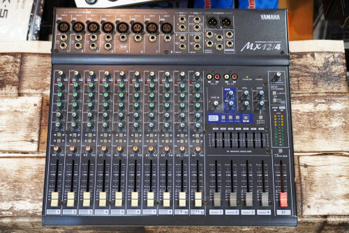 (2) งานคุณภาพจากญี่ปุ่น YAMAHA MX 12/4 12ช่อง 8ไมค์ 4กรุ๊ป 7band EQ รีเวิร์บเอฟเฟคร้องในตัว