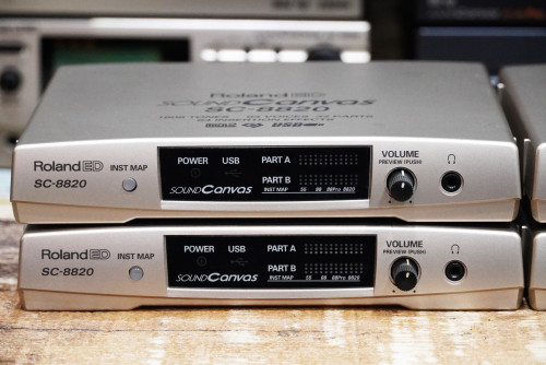 Roland SC-8820 (JAPAN) ตัวนี้เสียงดีมาก เป็นยุคใหม่ของซาวด์คาราโอะเกะ ต่อคอมทางUSBได้เลย มีซาวด์sc88 3