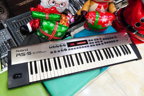 Roland RS-5 (JAPAN) งานญี่ปุ่น เสียงหนา ทัชชิ่งดี ราคาเบาๆ ใช้งานปรกติ พร้อมกระเป๋าแท้ 6
