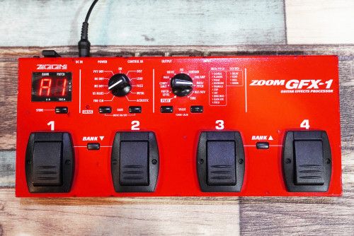 ZOOM GFX-1 34เอฟเฟค เซฟได้40โปรแกรม ปรับค่าต่างๆง่าย มีระบบ ZNR ตัดเสียงรบกวนได้เงียบดีมาก เสียงDist