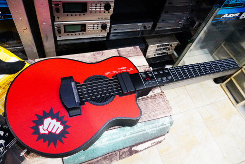 YAMAHA EZ-AG Digital Acoustic Guitar กีต้าร์อะคูสติกดิจิตอล พร้อมกระเป๋า สายสะพาย ลำโพงในตัว ต่อMIDI 3