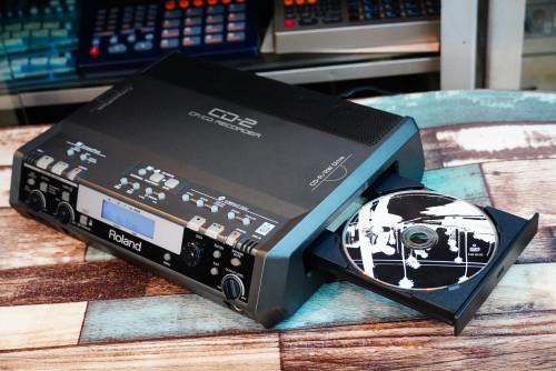 Roland CD-2 CF CD Recorder เครื่องไรท์CD อัดจากCFหรือAudio InลงCD หรือถ่ายจากCDลงCF ลำโพงในตัว 1