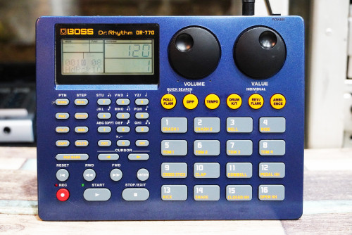 บอกซ์กลอง BOSS DR-770 (JAPAN) ลงจังหวะไทย136จังหวะ อัดเพิ่มได้ มีลูกส่งลูกรัวคั่นกลาง ต่อฟุตคู