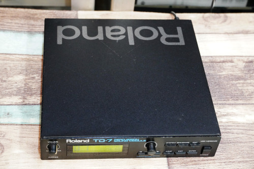 โมดูลกลองไฟฟ้า Roland TD-7 ใช้งานปรกติ 512เสียง 32ชุดกลอง โปรแกรมเสียงได้ 10ทริก ซาวด 3
