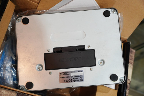 สวยๆกล่องครบ ZOOM G3 เอฟเฟคกีต้าร์ มีAudio Interfaceในตัว พร้อมอะแด๊ปเตอร์แท้ 3