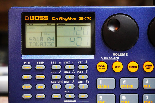 บอกซ์กลอง BOSS DR-770 (JAPAN) ลงจังหวะไทย136จังหวะ อัดเพิ่มได้ มีลูกส่งลูกรัวคั่นกลาง ต่อฟุตคู 5