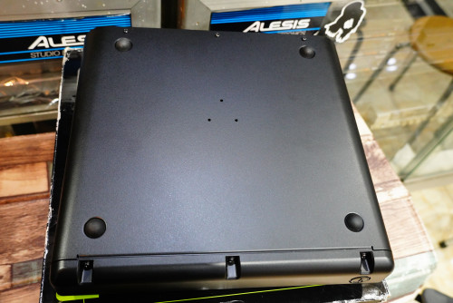 เหมือนใหม่กล่องครบ Mackie 1202-VLZ4 12ch 4ไมค์ ไฟ220V งานคุณภาพจากยูเอส 1