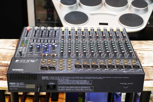 (2) งานคุณภาพจากญี่ปุ่น YAMAHA MX 12/4 12ช่อง 8ไมค์ 4กรุ๊ป 7band EQ รีเวิร์บเอฟเฟคร้องในตัว 2