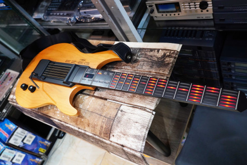 สวยๆจากญี่ปุ่น YAMAHA EZ-EG กีต้าร์ไฟฟ้าดิจิตอล พร้อมกระเป๋า อะแด๊ปเตอร์ สายสะพาย คันโยกครบ ใช้งานปร 4