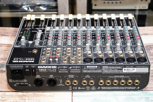 สวยๆจากญี่ปุ่น Mackie 1402-VLZ3  14ch 6ไมค์ 2AUX ไฟ220V 2