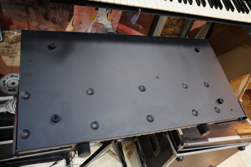 เหมือนใหม่กล่องครบ KORG MS2000 (JAPAN) ซื้อมาน่าจะไม่ได้ใช้เลย เก็บดีมาก สภาพนอนกล่อง 3