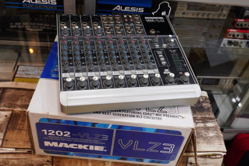 สวยๆกล่องครบ Mackie 1202-VLZ3 มิกซ์คุณภาพจากยูเอส ไฟ220V 12ch 4ไมค์ ซาวด์คมชัดดีมาก
