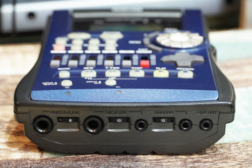 เครื่องมัลติแทร็ค TASCAM Pocketstudio 5 แถมเมม128MB และอะแด๊ปเตอร์แท้ ใช้งานปรกติ 1