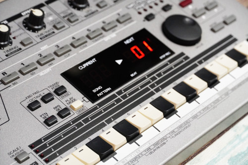 Roland MC-303 (JAPAN) กรู๊ฟบอกซ์ ตัวคลาสสิคยุค90 งานสะสม ใช้งานปรกติทุกปุ่ม 3