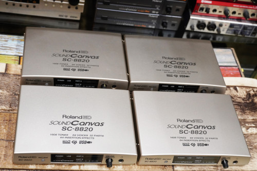 Roland SC-8820 (JAPAN) ตัวนี้เสียงดีมาก เป็นยุคใหม่ของซาวด์คาราโอะเกะ ต่อคอมทางUSBได้เลย มีซาวด์sc88 2