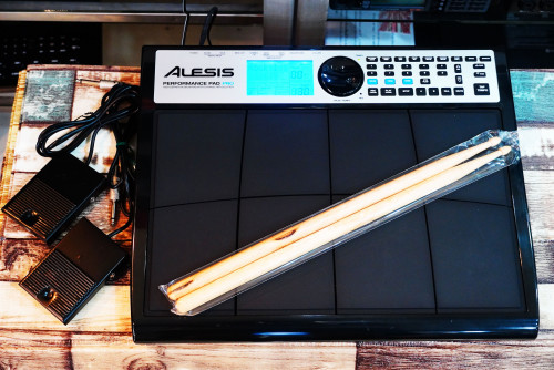 มาใหม่สวยๆ Alesis Performance PAD PRO ตัวท๊อปสุดของalesis มี500เสียง ซาวด์24บิต พร้อมฟุต2อัน ไม้กลอง