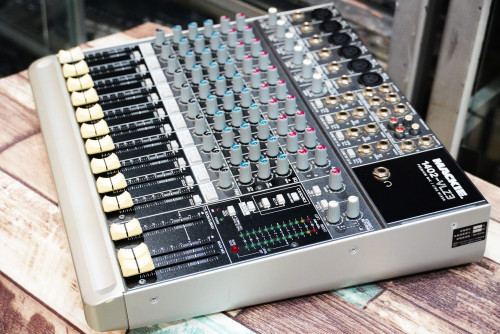 สวยๆจากญี่ปุ่น Mackie 1402-VLZ3  14ch 6ไมค์ 2AUX ไฟ220V 3