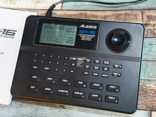 บอกซ์กลอง ALESIS SR-16 (24บิต) ลงจังหวะไทยแล้ว ต่อฟุตได้2อัน สตาร์ทกับฟีล พร้อมอะแด๊ปเตอร์