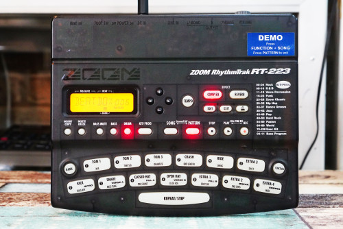 มาใหม่สวยๆ ZOOM RT-223 ซาวด์กลอง24บิต 18วอยส์โพลี่ 213เสียงกลอง 12เบส เซฟจังหวะได้511 