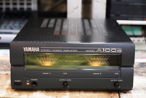 YAMAHA A100a (JAPAN) พาวเว่อร์แอมป์สำหรับมอนิเตอร์YAMAHA NS-10Mทุกรุ่น อิมพีแดนซ์เข้ากับลำโพงที่สุด