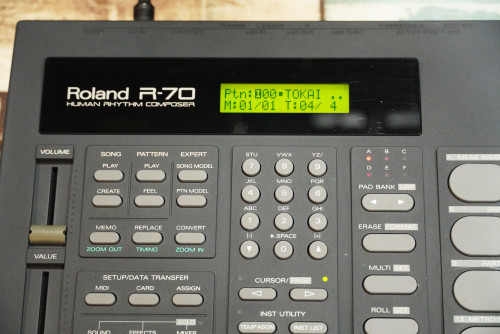 บอกซ์กลอง Roland R-70 (JAPAN) ลงจังหวะไทย100จังหวะ มีลูกส่งพร้อม มีอะแด๊ปเตอร์และคู่มือไทย 1