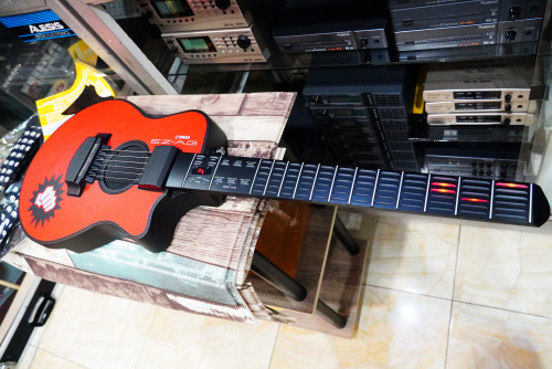 YAMAHA EZ-AG Digital Acoustic Guitar กีต้าร์อะคูสติกดิจิตอล พร้อมกระเป๋า สายสะพาย ลำโพงในตัว ต่อMIDI 5