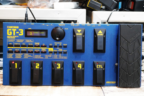 BOSS GT-3 หลายคนยังตามหาGT รุ่นแรกๆ เพราะชอบเนื้อเสียง เสียงClean,Acoustic ดีมาก, เสียง Distortionเน 4