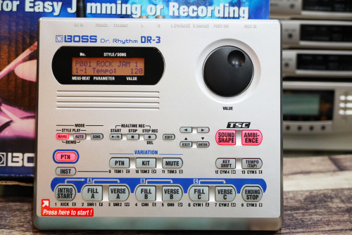 สวยๆกล่องครบ บอกซ์กลอง BOSS DR-3 สร้างจังหวะง่าย ลูปเป็นเพลงได้ 120เสียงกลอง 12เสียงเบส 13แป้น 3