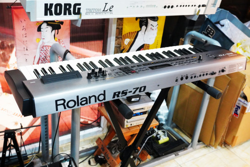 Roland RS-70 (MADE IN JAPAN) รุ่นอัพเกรดของ RS-5 และ RS-50 ตัวนี้เสียงหนาอ้วนที่สุดของตระกูล RS 3