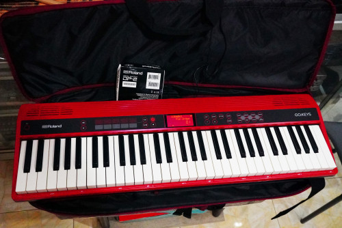 เหมือนใหม่ Roland GO KEYS 61 Bluetooth พร้อมกระเป๋าRolandแท้ ซัสแทนRoland DP-2 อะแด๊ปเตอร์แท้