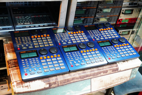 เข้าใหม่อีก6สวยๆ BOSS DR-770 (MADE IN JAPAN) 255เสียงกลอง เซฟได้400จังหวะ โปรแกรมได้64ชุดกลอง ลงชุดจ 1