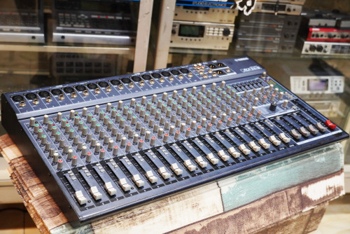 YAMAHA MX 20/6 มีรอย ใช้งานปรกติ 20ช่อง 16ไมค์ 2สเตอ 4กรุ๊ป 2AUX เอฟเฟคไมค์16แบบในตัว อีคิวแยก7แบนด์ 2