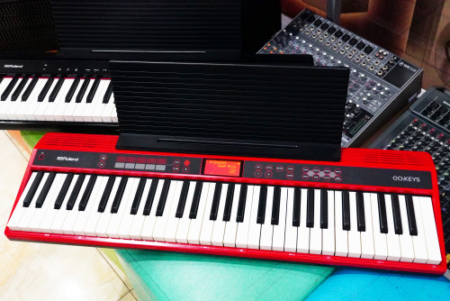 Roland GO KEYS 61 Bluetooth พร้อมกระเป๋า อะแด๊ปเตอร์ ที่วางโน๊ต