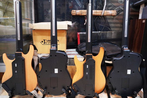 กีต้าร์ดิจิตอล YAMAHA EZ-AG (Acoustic) และ EZ-EG (Electric) ลำโพงในตัว ต่อตู้แอมป์ได้ ต่อMIDI IN/OUT 3