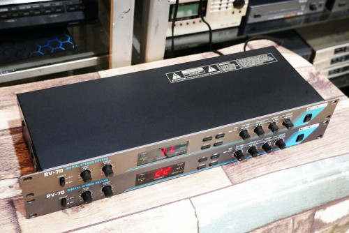 เอฟเฟคไมค์ BOSS RV-70 (JAPAN) ผลิตญี่ปุ่น ตัวนี้เสียงดีทุกโปรแกรม แทบไม่ต้องแต่ง 2