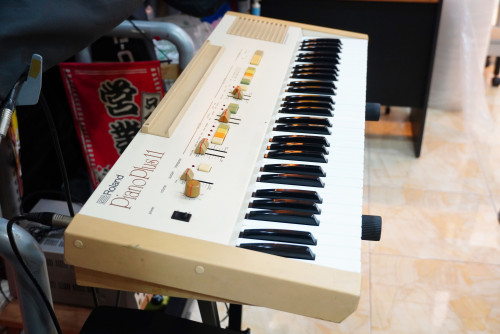 วินเทจ Roland EP-11 PianoPlus 11 61คีย์ 5เสียง 8จังหวะ มีโหมดออโต้เพลย์ ออโต้เบสคอร์ด ปรับเทมโปได้ ( 4