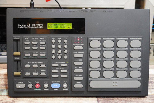 4ตัวสวยๆ Roland R-70 (JAPAN) ลงจังหวะไทย100จังหวะ มีลูกส่งคั่นกลาง พร้อมอะแด๊ปเตอร์ คู่มือไทย